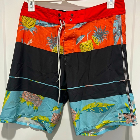 Billabong Platinum Board shorts - Picture 1 of 2